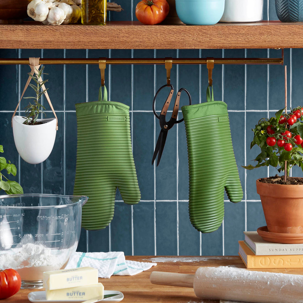 KITCHENAID Ribbed Soft Silicone Oven Mitt 2-Pack Set, 7.5"x13", Milkshake
